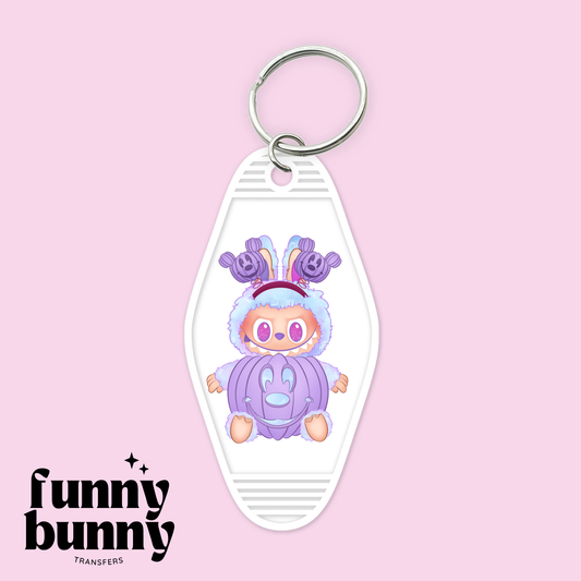 Labu Hallow Luck 2.0 - Motel Keychain